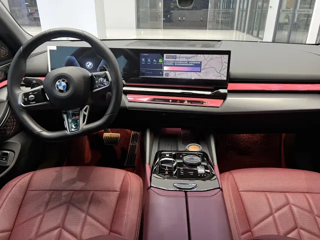BMW 5 Series — Фото автомобиля 7