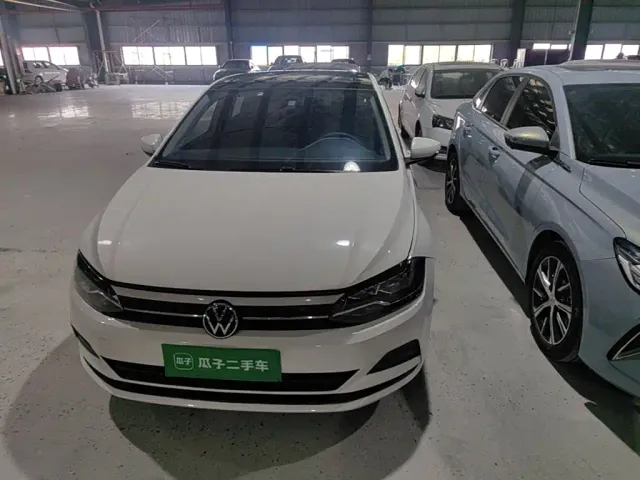 Volkswagen Polo — Фото автомобиля 2