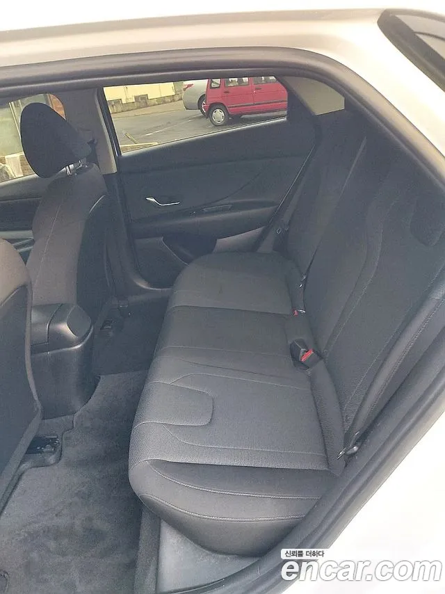 Hyundai Avante CN7 — Фото автомобиля 12