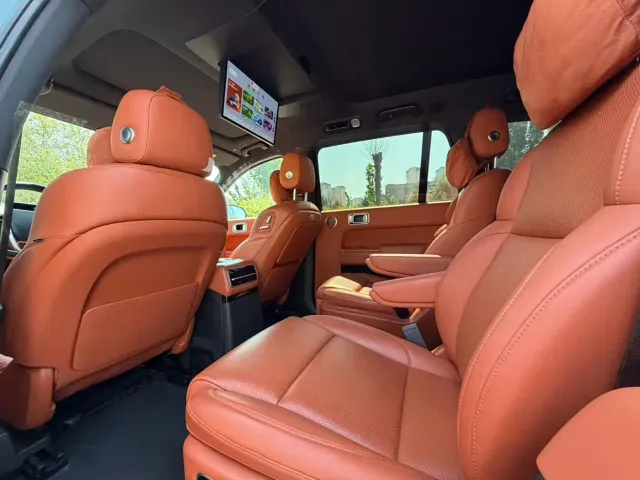 Li Auto L9 — Фото автомобиля 11