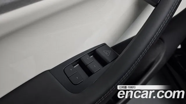 Tesla Model Y — Фото автомобиля 26