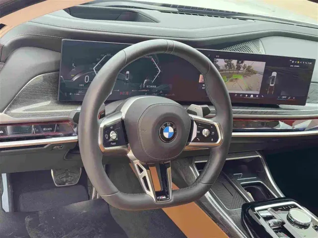 BMW 7 Series — Фото автомобиля 10