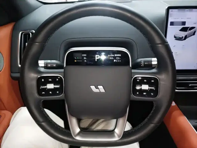 Li Auto L7 — Фото автомобиля 10