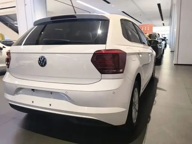 Volkswagen Polo 2021 Plus 1.5L Automatic Colorful Tech Edition — Фото автомобиля 6