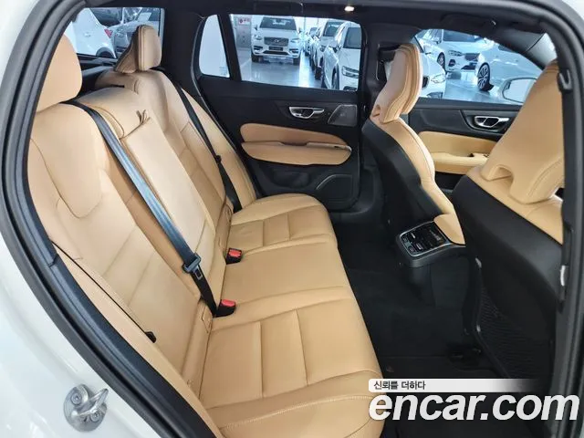 Volvo V60 — Фото автомобиля 13