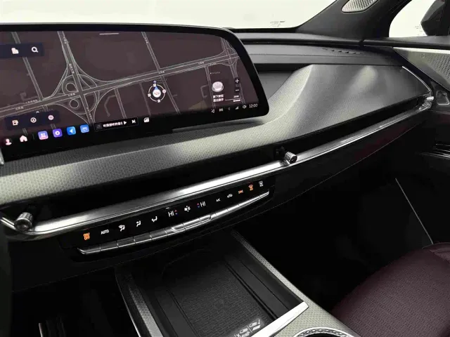 Cadillac XT5 — Фото автомобиля 14