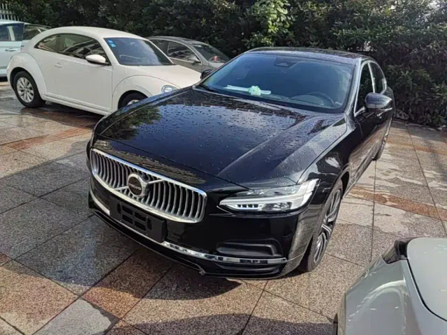 Фотография автомобиля — Volvo S90