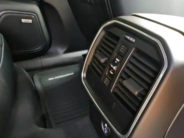 Porsche Macan — Фото автомобиля 28
