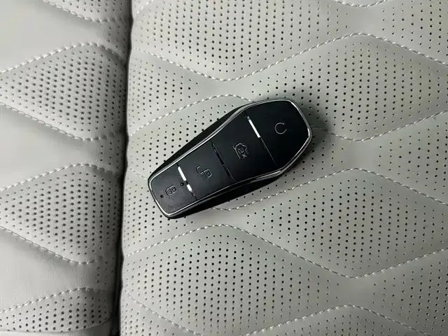 BYD Tang — Фото автомобиля 13