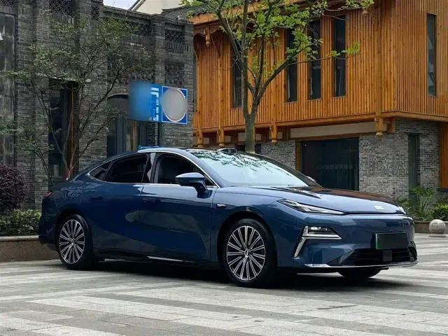 Geely Galaxy Xingyao 8 — Фото автомобиля 3