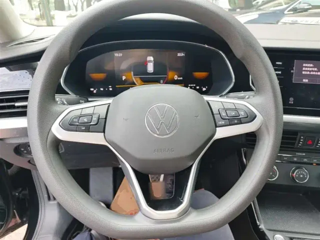 Volkswagen Passat — Фото автомобиля 10