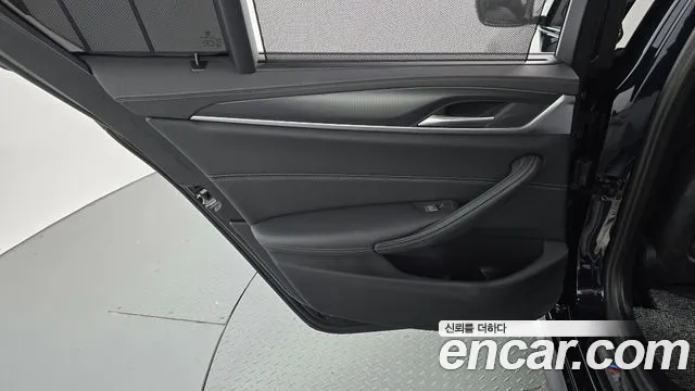 BMW 5 Series G30 — Фото автомобиля 25