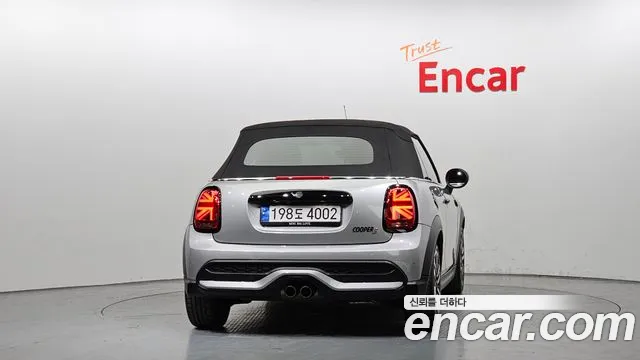 Mini Cooper Convertible — Фото автомобиля 4