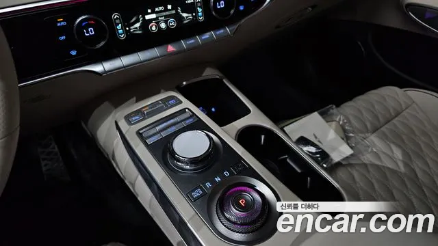 Genesis GV70 — Фото автомобиля 12