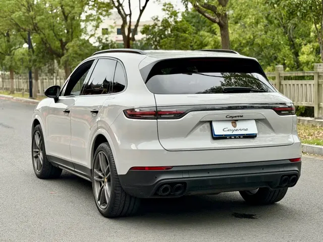 Porsche Cayenne — Фото автомобиля 4