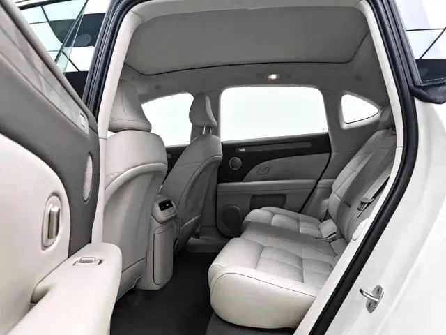 IM Motors LS6 — Фото автомобиля 8