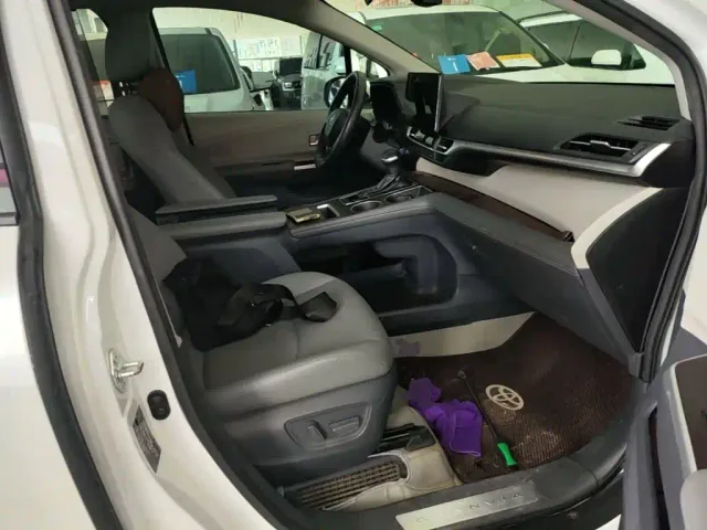 Toyota Granvia — Фото автомобиля 24