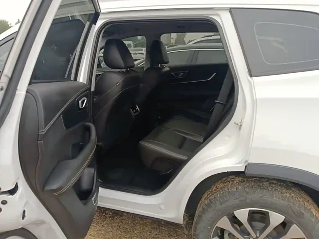 Chery Tiggo 8 — Фото автомобиля 16