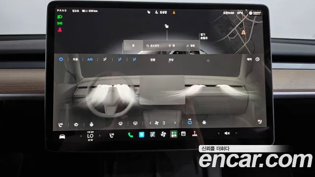 Tesla Model Y — Фото автомобиля 12