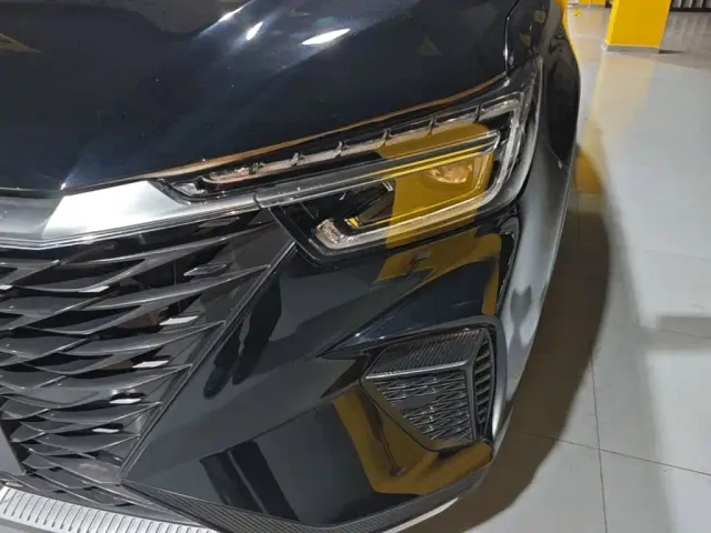 Roewe RX5 — Фото автомобиля 23