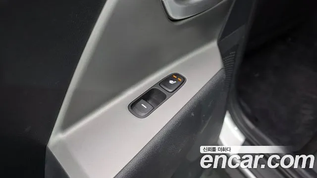 Kia Niro — Фото автомобиля 26