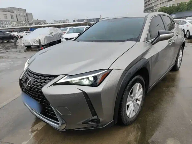 Фотография автомобиля — Lexus UX