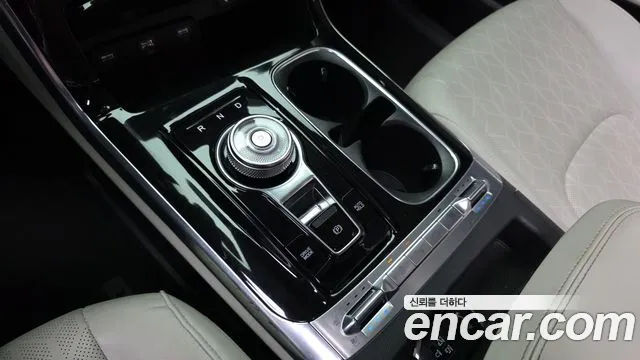 Kia Carnival Generation 4 — Фото автомобиля 12