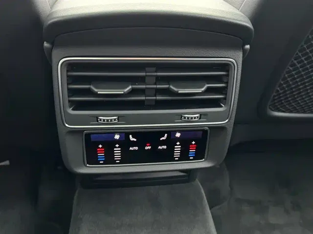 Audi Q8 — Фото автомобиля 21