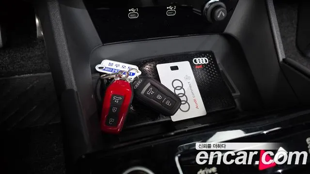 Audi Q6 e-tron — Фото автомобиля 17