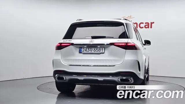 Mercedes-Benz GLE-Class — Фото автомобиля 4