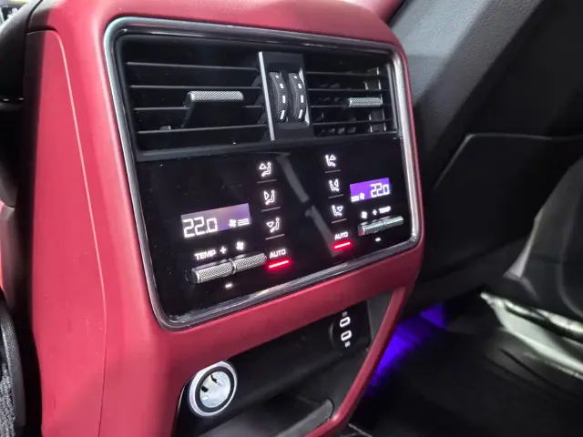 Porsche Cayenne — Фото автомобиля 13