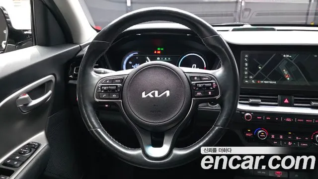Kia Niro Niro Plus Air — Фото автомобиля 13