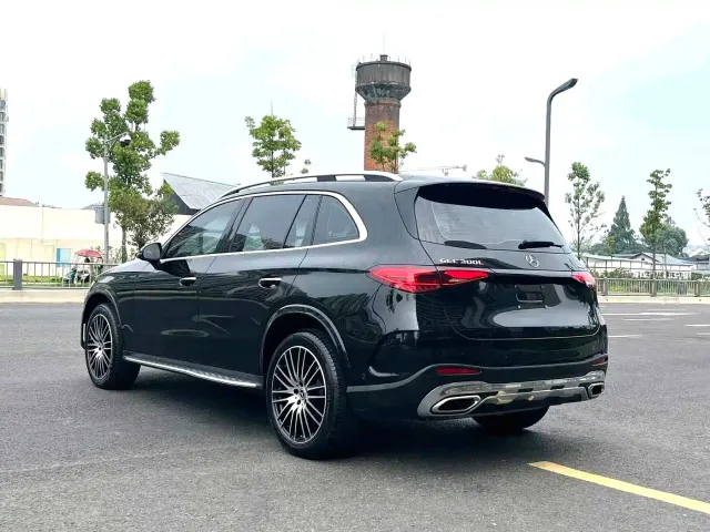 Mercedes-Benz Mercedes-Benz GLC 2023 GLC 300 L 4MATIC Sport 5-Seater — Фото автомобиля 12