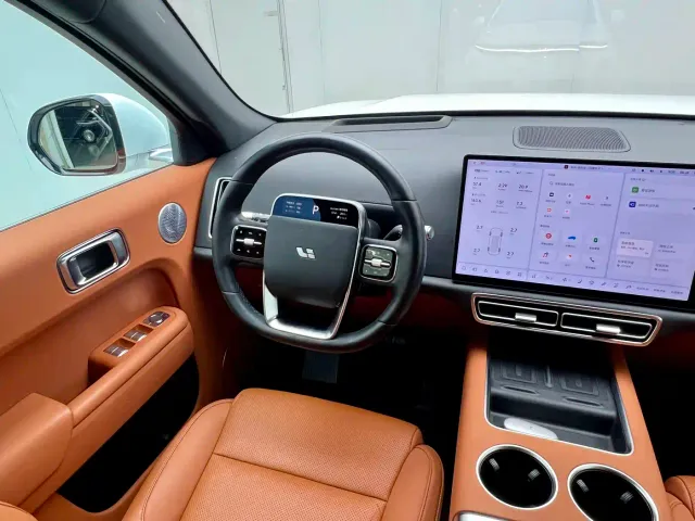 Li Auto L7 — Фото автомобиля 29