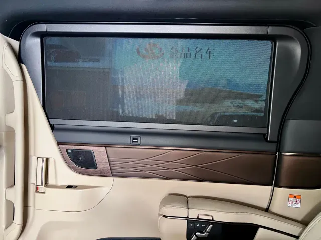 Toyota Alphard — Фото автомобиля 21
