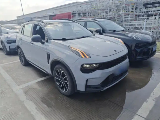 Lynk & Co 01 — Фото автомобиля 21
