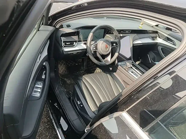 Hongqi H5 PHEV — Фото автомобиля 15