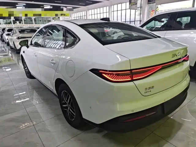 BYD Seal 05 DM-i — Фото автомобиля 4