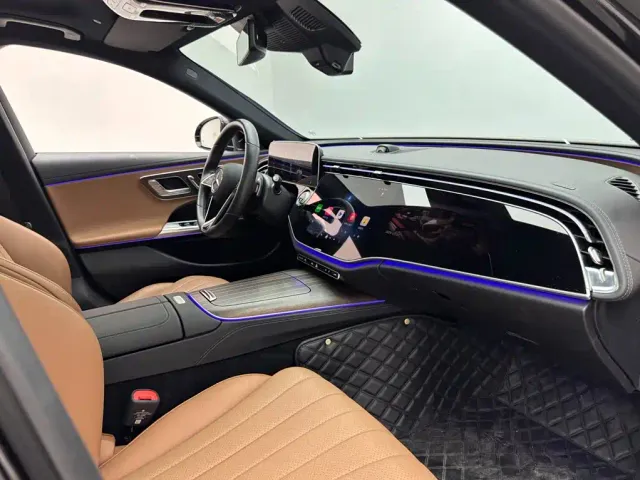 Mercedes-Benz E-Class — Фото автомобиля 11