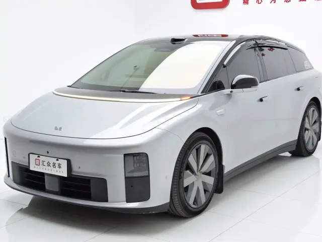 Li Auto i6 — Фото автомобиля 4