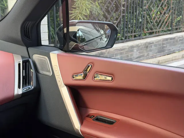 BMW iX M60 — Фото автомобиля 13
