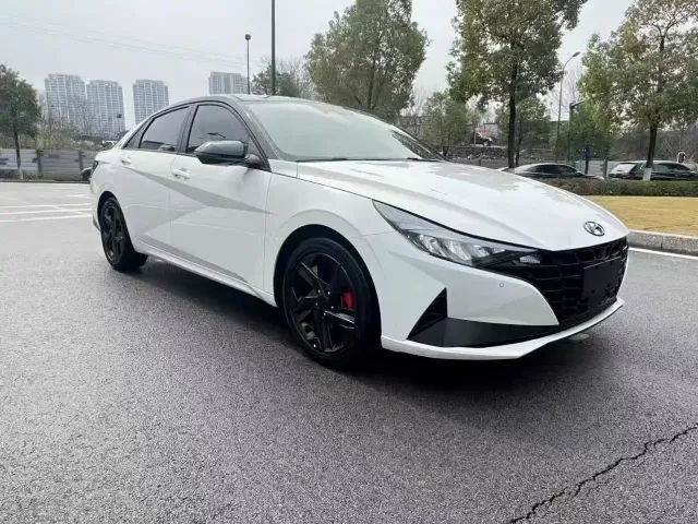 Hyundai Elantra — Фото автомобиля 3