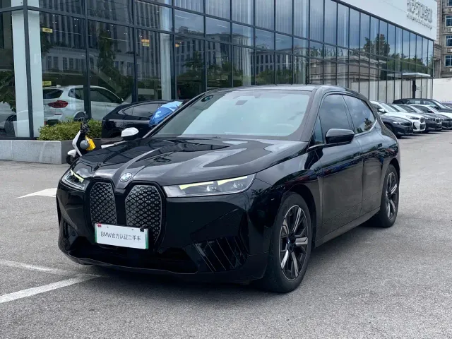 Фотография автомобиля — BMW iX