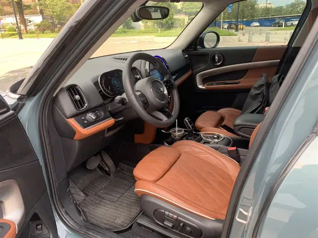 MINI MINI COUNTRYMAN 2022 2.0T COOPER S ALL4 — Фото автомобиля 4