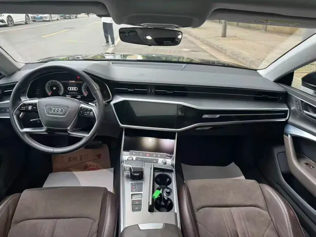 Audi A7L — Фото автомобиля 8