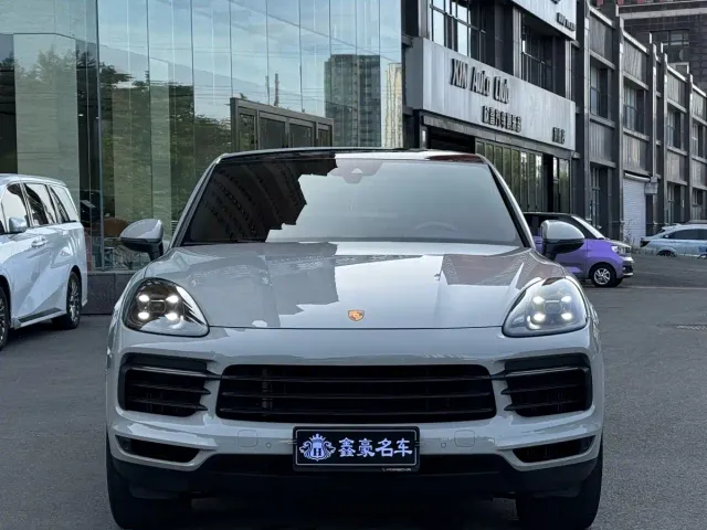 Porsche Cayenne — Фото автомобиля 2