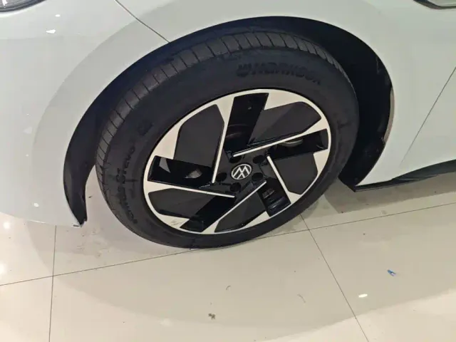 Volkswagen ID.3 — Фото автомобиля 22