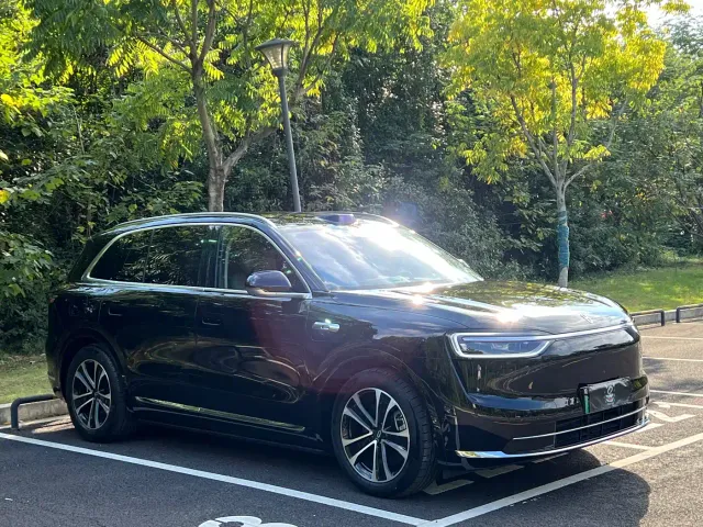 Aito M7 — Фото автомобиля 3