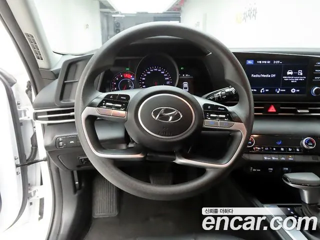 Hyundai Avante CN7 — Фото автомобиля 8