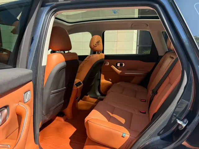Leapmotor C10 — Фото автомобиля 9